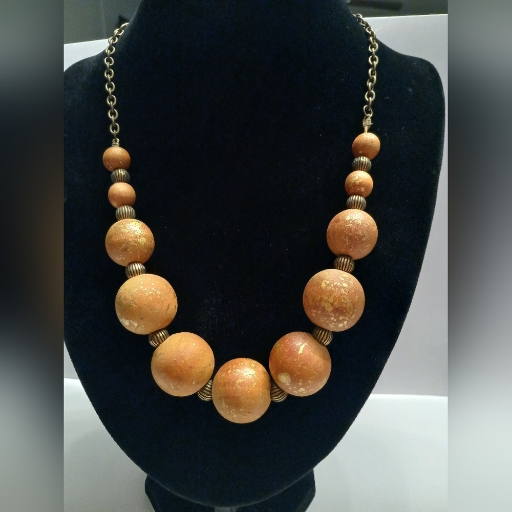 Icing Vntg Wood Beaded Necklace 10" drop